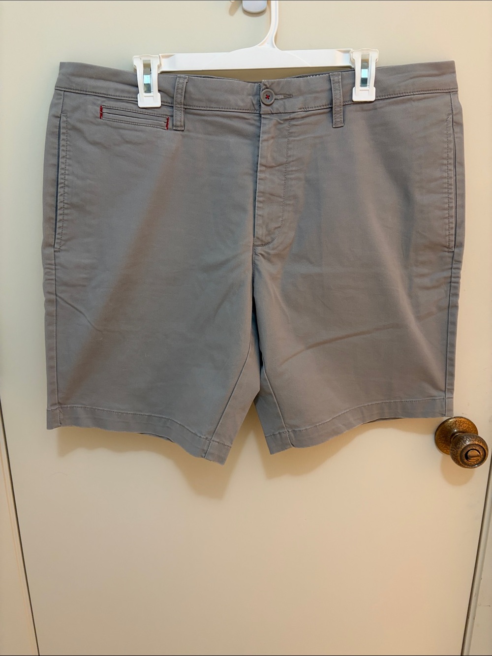 UNTUCKit Men's Gray Flat Front Chino Shorts